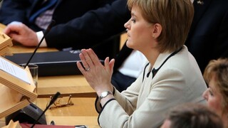 Mayová nemá konkrétny plán o vystúpení Británie z EÚ, tvrdí škótska premiérka