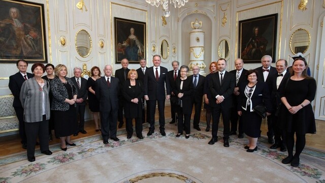 Kiska udelil viacerým osobnostiam štátne vyznamenania