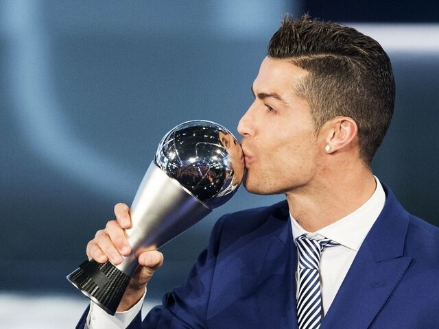 Ronaldo s ďalším ocenením, stal sa najlepším futbalistom roka
