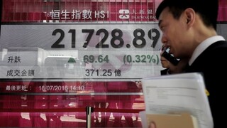 Čínska ekonomika minulý rok vzrástla približne o 6,7 %