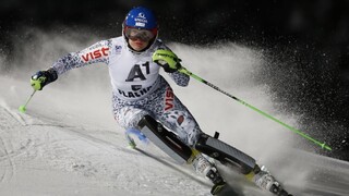 Velez-Zuzulová v nočnom slalome piata, Vlhová v 1. kole vypadla