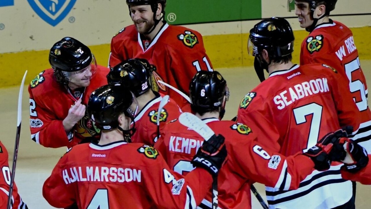 NHL: Pánik gólom pomohol k triumfu Chicaga, Tatar skóroval