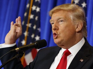 Správu o kompromitácii Trumpa údajne napísal britský špión