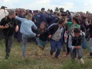 Maďarská kameramanka si za podkopnutie utečenca vypočula rozsudok