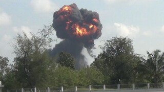 Leteckú prehliadku v Thajsku poznačil pád stíhačky, pilot neprežil