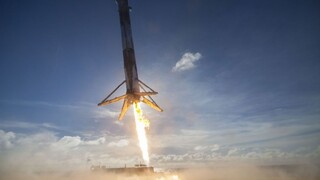 Z Kalifornie odštartovala raketa Falcon 9 spoločnosti SpaceX