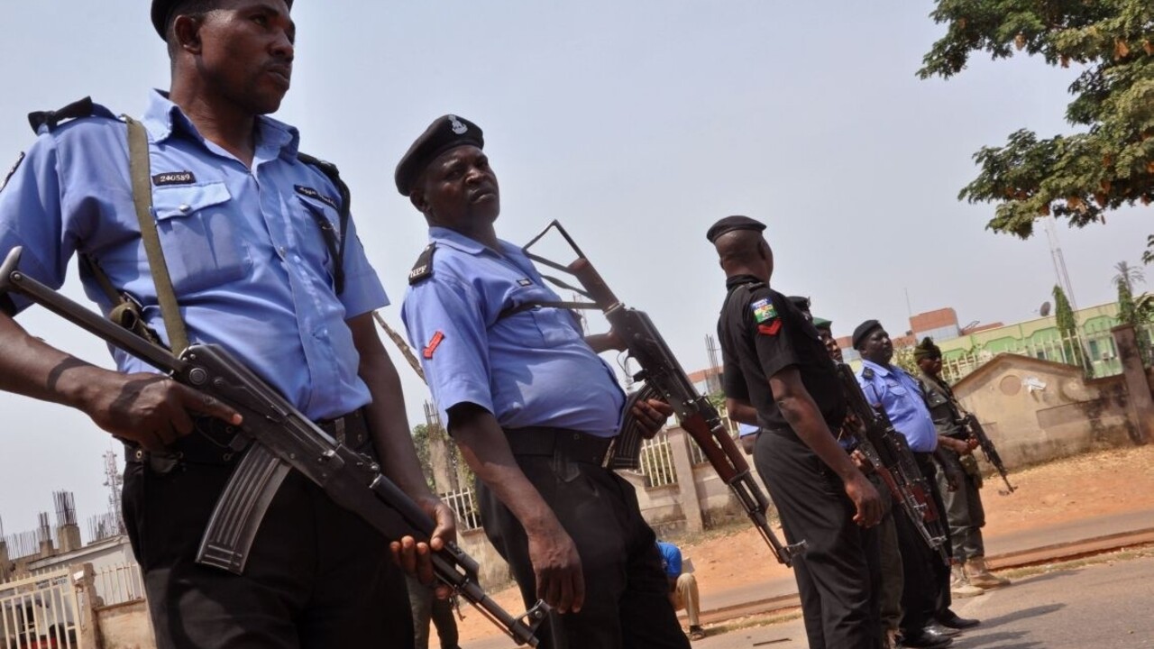 Nigéria polícia zbrane 1140 px (SITA/AP)