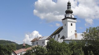 Vežu farského kostola v Banskej Belej zachránili v poslednej chvíli