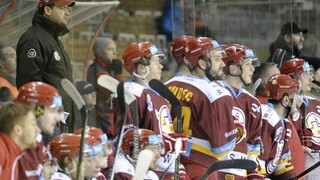 Trenčianski hokejisti zlepšili hru, priblížili sa k play-off