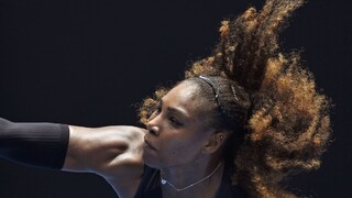 Serena Wiliamsová s Bencicovou 2:0, na kurte sa stretne so Šafářovou
