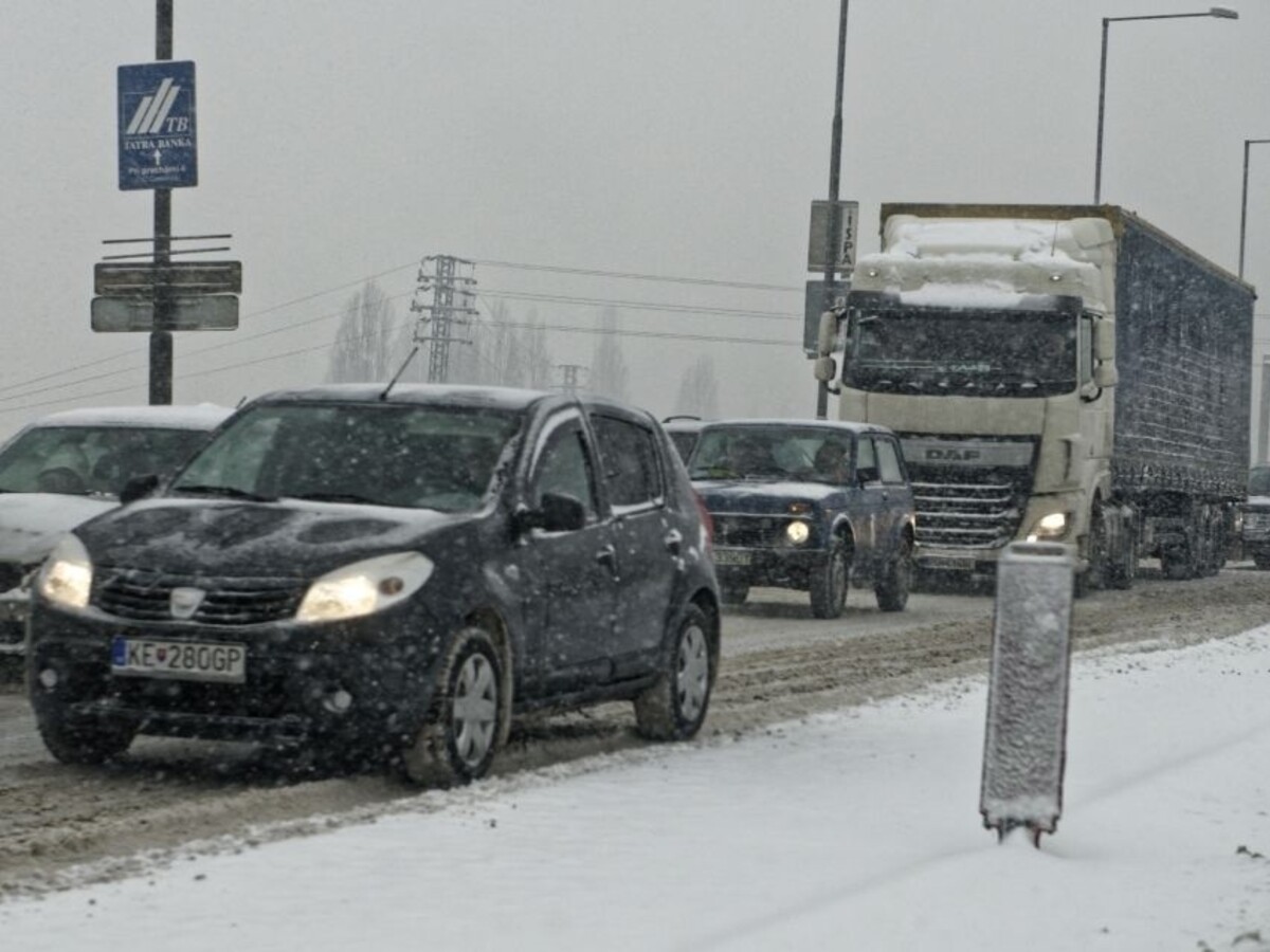 Teplota opäť klesne pod -20 stupňov, na Gemeri varujú pred smogom