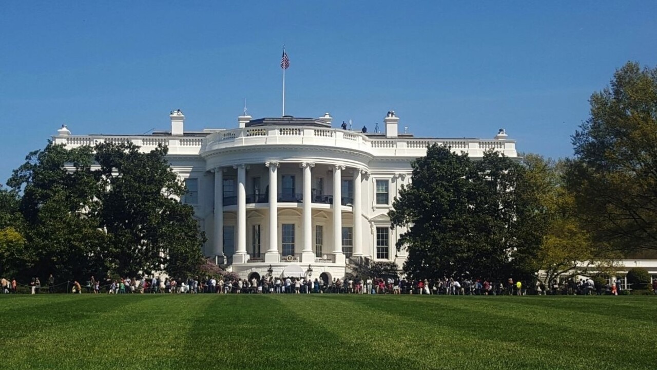 Trump si chce vyberať novinárov, predpovedá enormný záujem o tlačovky