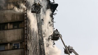 Známa budova sa zrútila pred kamerami, pochovala desiatky ľudí