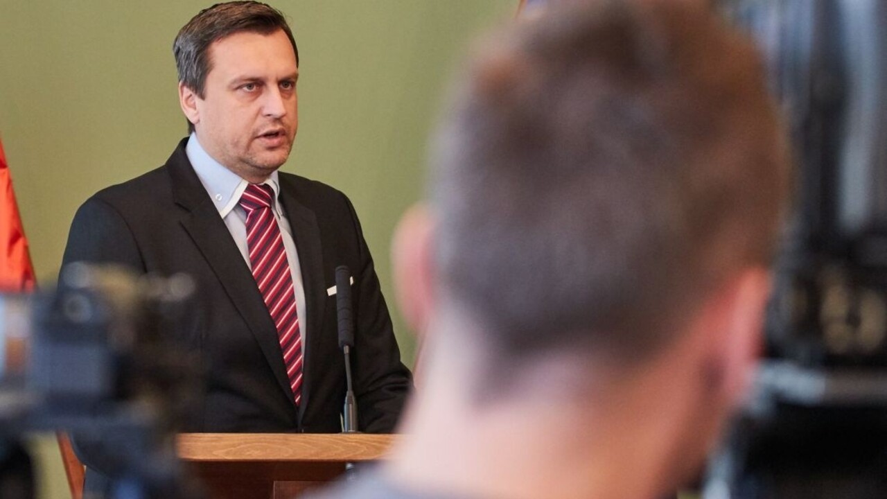 Matovič vyčíta Dankovi povýšenie, Danko Matovičovi modrú knižku