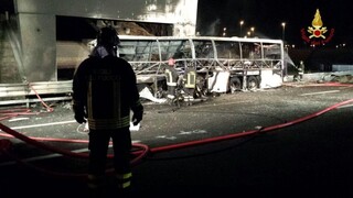 V Taliansku havaroval autobus plný maďarských školákov, zahynulo 16 ľudí