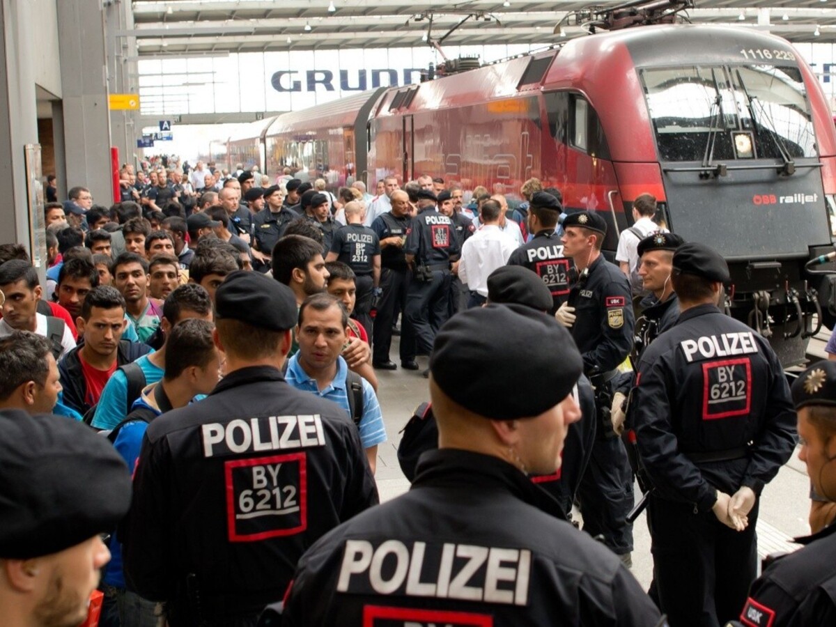 Rakúska polícia prekazila plánovaný útok na viedenské metro
