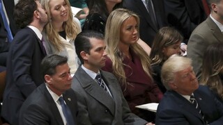 Trump začal prvý pracovný deň modlitbou vo washingtonskej katedrále