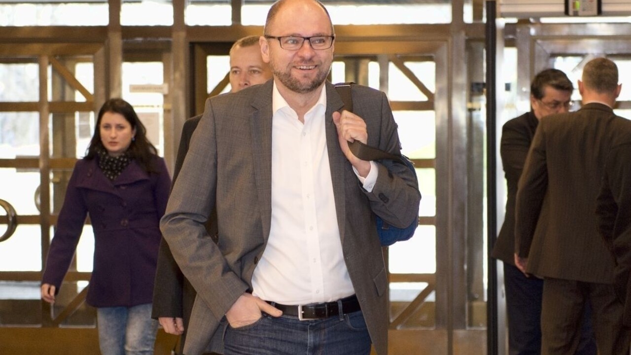 Sulík v TA3: Obchody počas sviatkov nechceme zatvárať