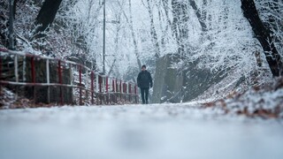 Teploty môžu klesnúť na -18 stupňov, na severe hrozia povodne