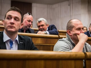 Kotlebovci dostali červenú, Nové Zámky sa nechcú pošpiniť