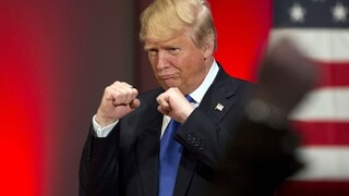 Muž pri hádke o Trumpovi odhryzol ucho inému mužovi