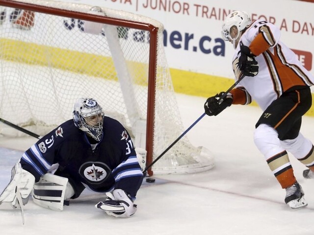 NHL: Marinčin asistoval pri triumfe Toronta, štvorgólový Marleau