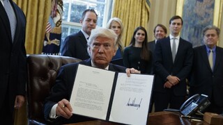 Trump dal zelenú opätovnej výstavbe kontroverzných ropovodov