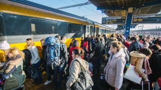 Železnice po odchode RegioJetu posilňujú dopravu na hlavnej trati