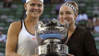 Matteková-Sandsová so Šafářovou ovládli štvorhru na Australian Open