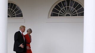 Trump a Mayová sa zhodli na stopercentnej podpore NATO