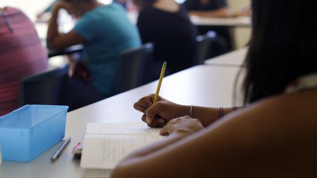 študent žiak ceruzka škola 1140 px (SITA/AP)