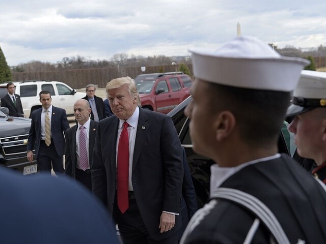 Trump zakázal sýrskym utečencom vstup do Spojených štátov