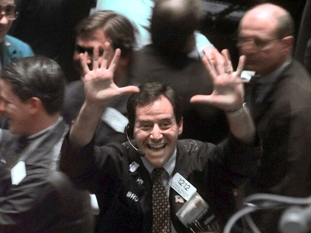 Dow Jones prekročil rekordnú hranicu. Optimizmus spôsobil Trump