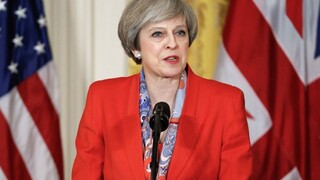 Mayová chce výnimku z Trumpovho imigračného nariadenia