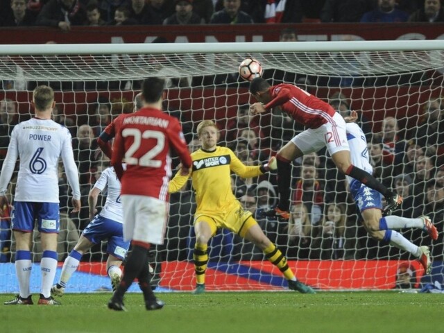 Manchester zdolal Wigan, na vedúci gól však čakal 44 minút