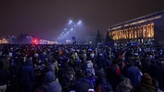 Rumuni opäť vyšli do ulíc, protestovali proti navrhovanej amnestii