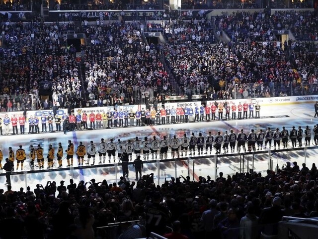 NHL rozdávalo ocenenia, legendami sa stali Mikita aj Šťastný