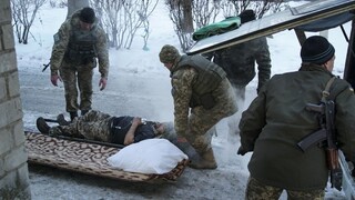 Na východe Ukrajiny pripravujú evakuáciu, Porošenko sa vracia domov