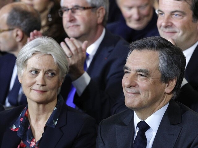 Do Fillonovej pracovne vtrhla razia, polícia vyšetruje údajnú korupciu