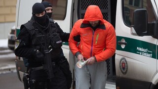 Pochytali údajných členov takáčovcov. Kudlička sa vzdal sám