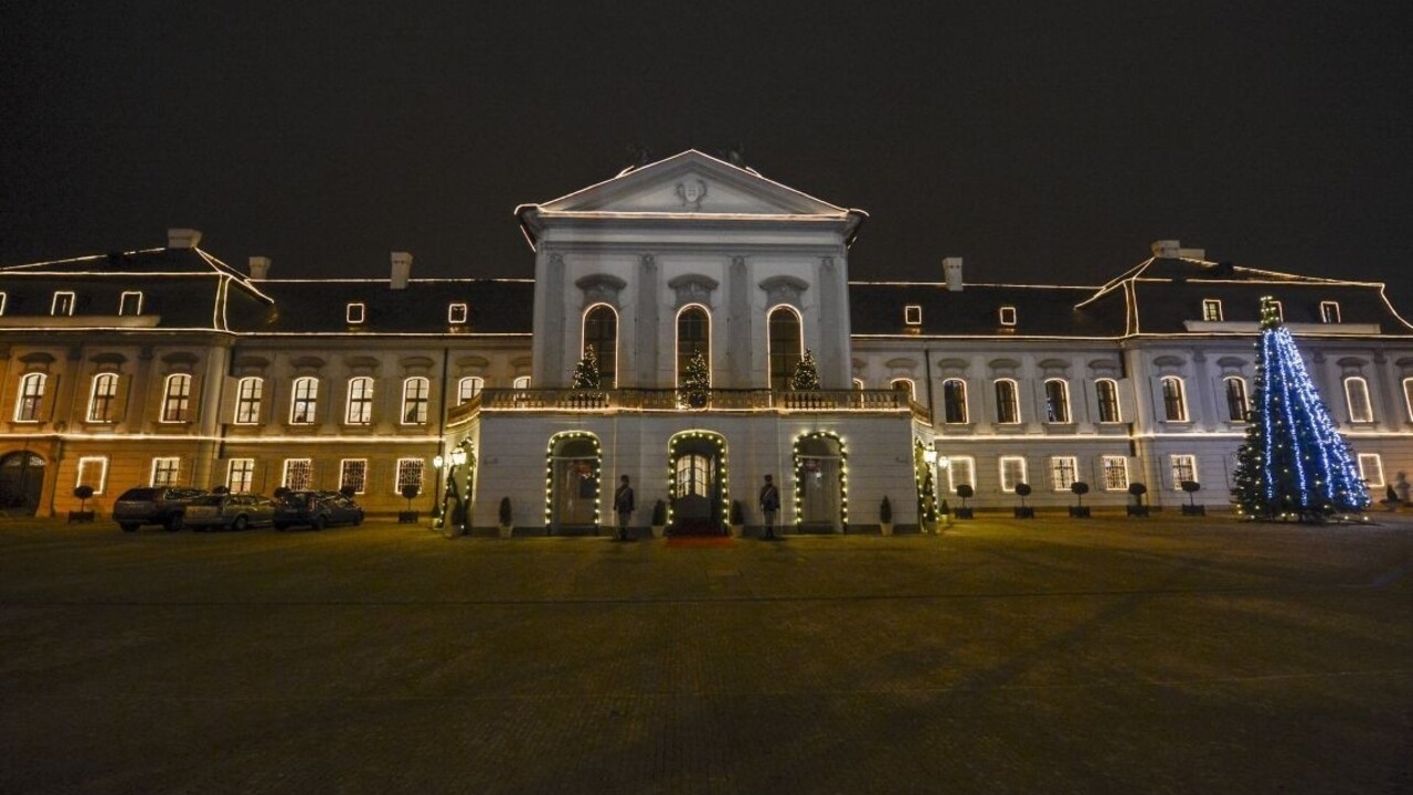 Do prezidentského paláca prenikol votrelec, po zadržaní ušiel