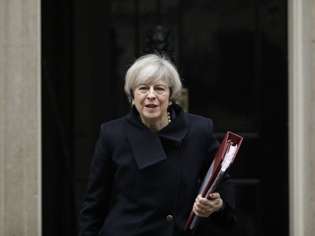 Britský parlament podporil vládny zákon o Brexite, škótsky návrh zamietli