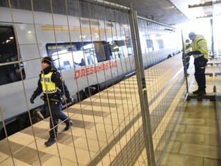 Švédsko predĺži kontroly na hraniciach, dôvodom sú migranti z Líbye