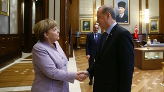 Merkelová navštívila Turecko, nevyhla sa kritike nemeckej opozície