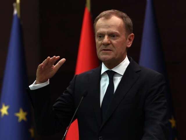 Boje na východe Ukrajiny sa vyostrujú. Tusk vyzval na ich ukončenie