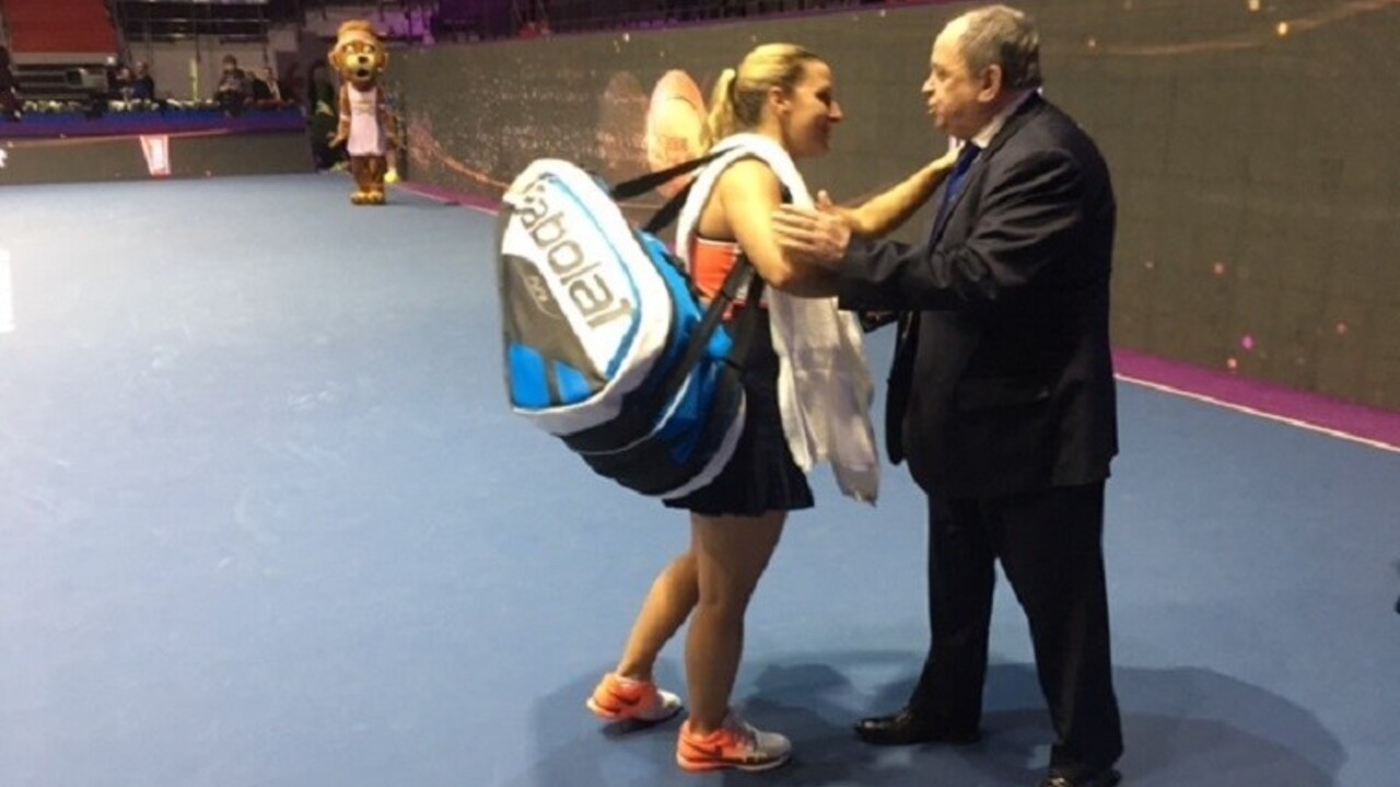 Cibulkovú podporil proti Vekičovej aj konzul