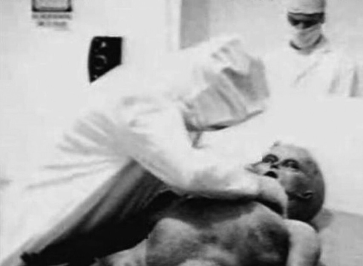 alien-autopsy-roswell_06094dec.jpg