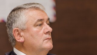 NAKA obvinila z podplácania Jána Slotu a ďalšie dve osoby, informovala o tom polícia
