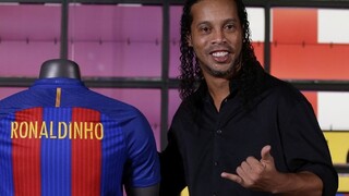 Ronaldinho sa vracia do FC Barcelona, bude klubovým vyslancom