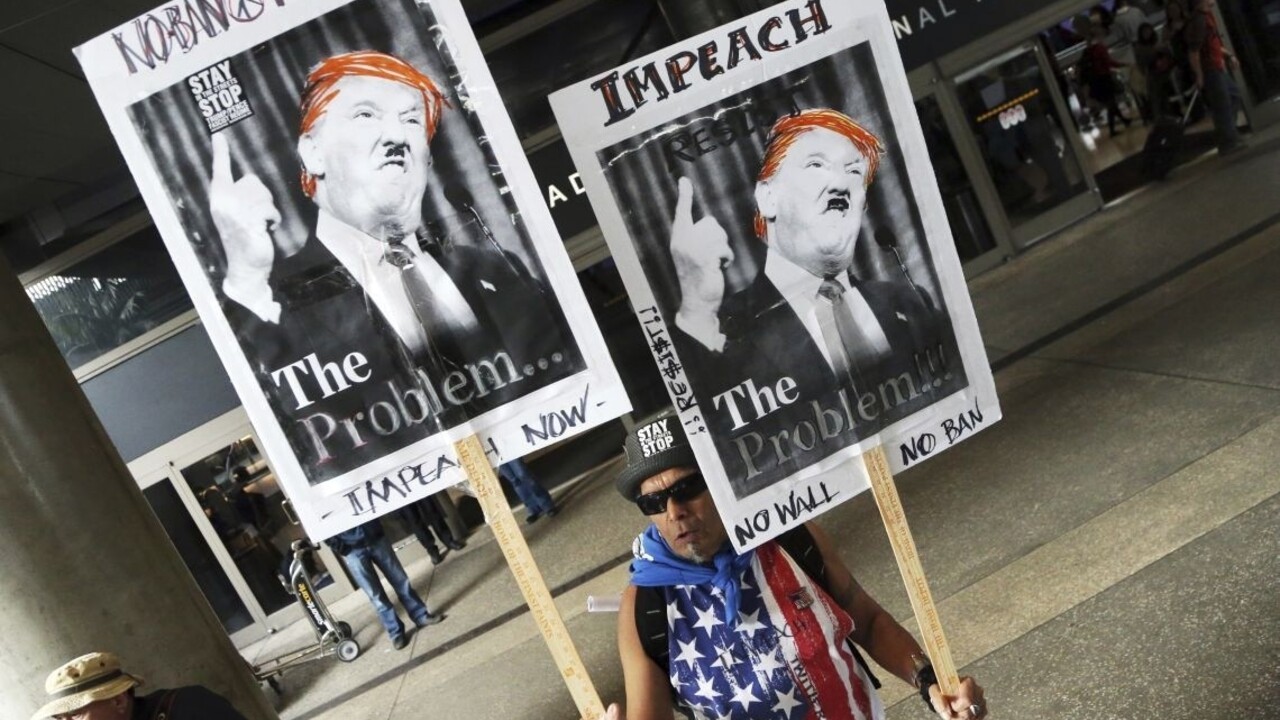 Prezidentom je len dva týždne a už čelí viac ako 50 žalobám